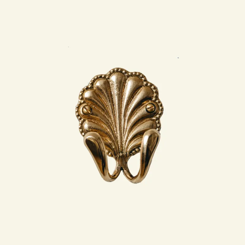 Shell Hook Double, Lacquered Brass